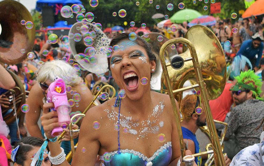 Бразилия зажигает: легендарный карнавал в рио-де-жанейро